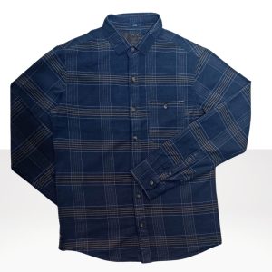 Camisa Franela Azul Oscuro con Líneas Camel.